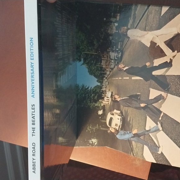 2019 Abbey Road Anniversary Edition Blu-Ray - Picture 8 of 8